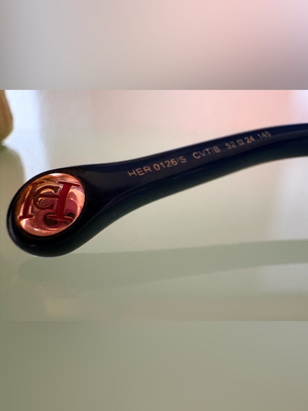 Carolina Herrera Oversized Sunglasses with Original Case - Picture 14 of 15
